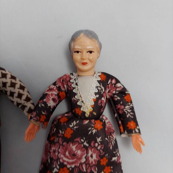 Vintage Thread Wrapped Dollhouse Dolls Couple Man Woman Grandfather Grandmother - Picture 7 of 10